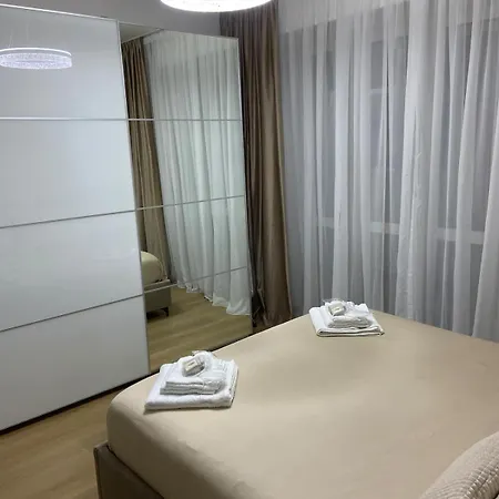 Deluxe Veranda - Prada And Olympics 2026 Apartament